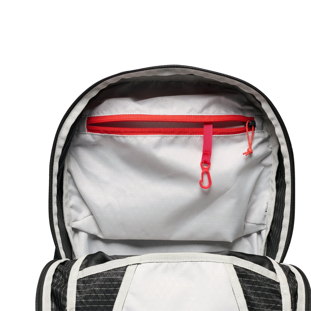 Women's Pursuit 25 Backpack
